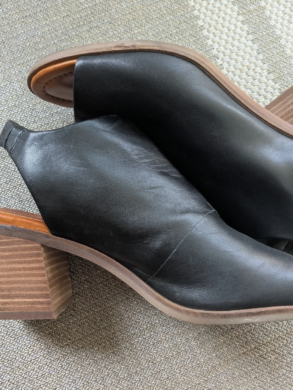 Lucky Brand black tan worn